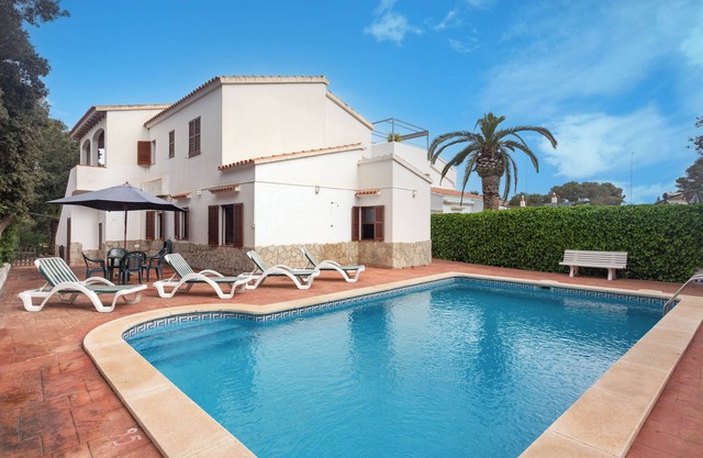 Ferienhaus 'Villa Nueva' mit privatem Pool, gemeinsamer Terrasse und Parkplatz für 2 Autos