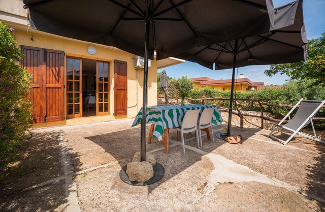 Ferienhaus 'Villa Costa Paradiso Del Sud' mit Meerblick, Terrasse und Klimaanlage