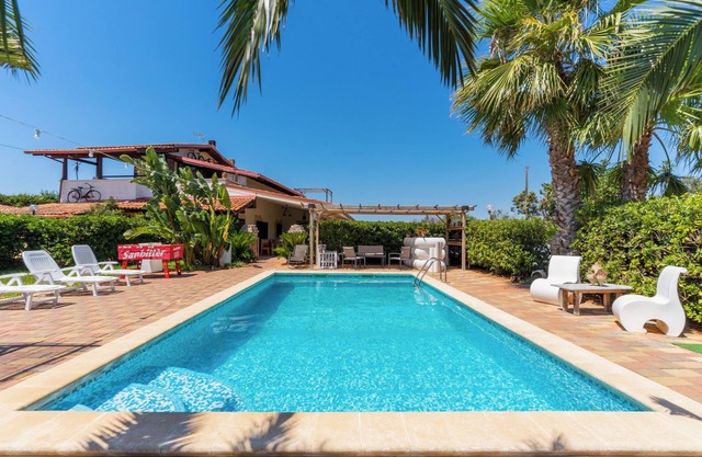 Ferienhaus 'Villa Relax Due' mit Gemeinschaftspool und WLAN