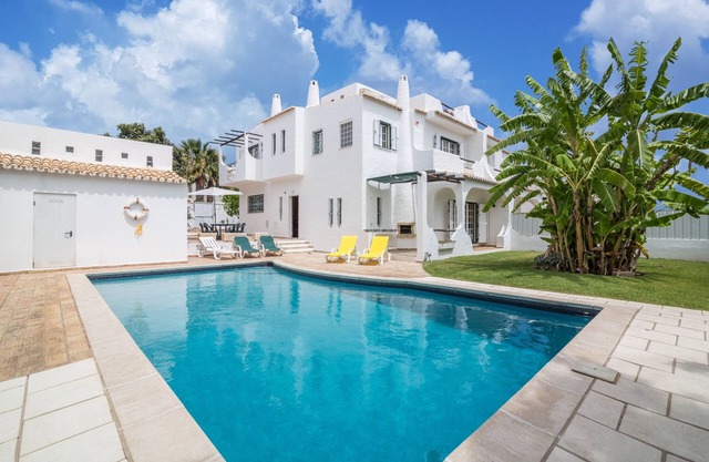 Ferienhaus "Villa Sunflower Albufeira" mit privatem Garten, Pool und WLAN