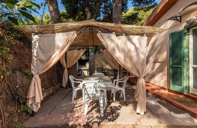 Ferienhaus "Villetta Simius" mit WLAN, Garten und Terrasse