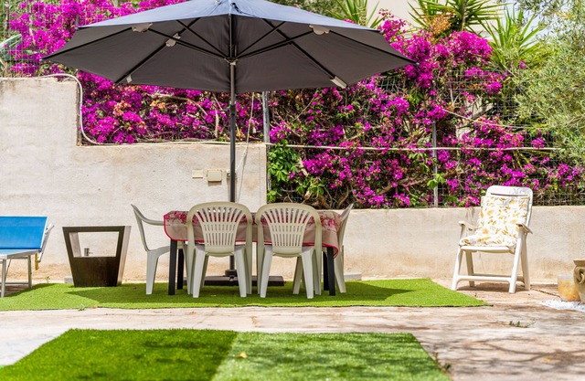 Holiday Home 'Villetta Degli Ulivi' with Private Terrace, Private Garden and Air Conditioning