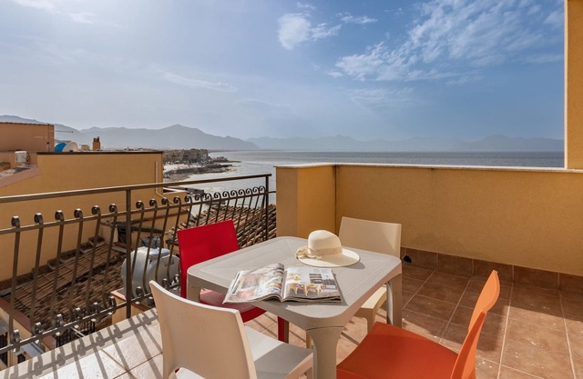 Holiday Home "Vista Mare" with Sea View, Balcony & Wi-Fi