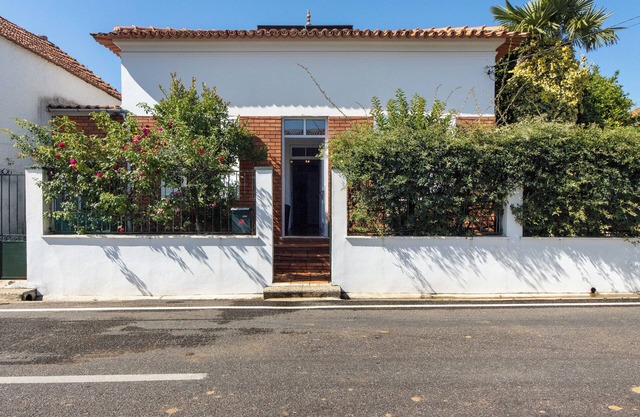 Ferienhaus 'Vivenda Barros' mit privatem Garten und WLAN