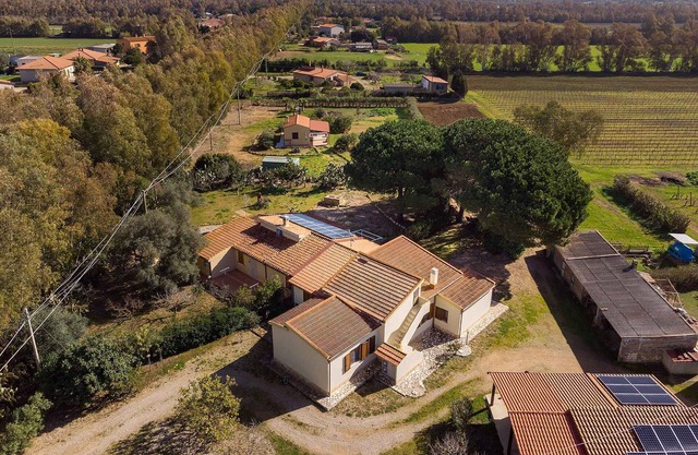 Holiday home with air conditioning and WiFi