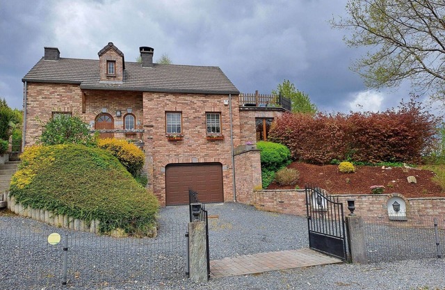 Ferienhaus mit Whirlpool in Vielsalm