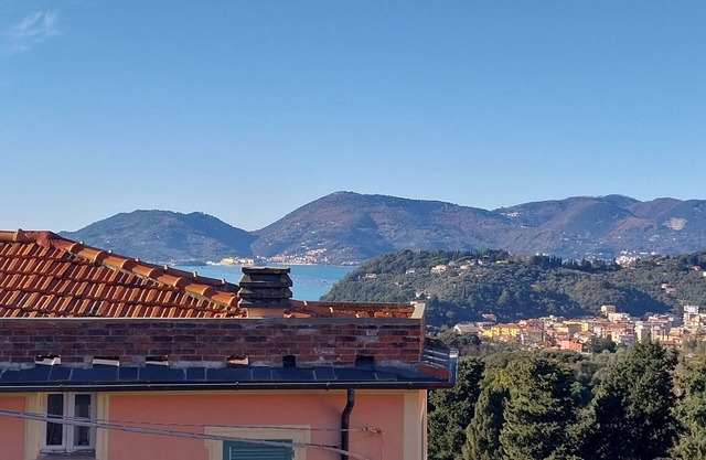 Creuza de Ma, Ferienhaus mit Terrasse und Meeresblick, 10 Minuten vom Strand