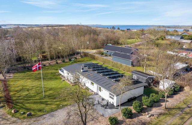 Holiday home with pool and spa close to the Limfjord.