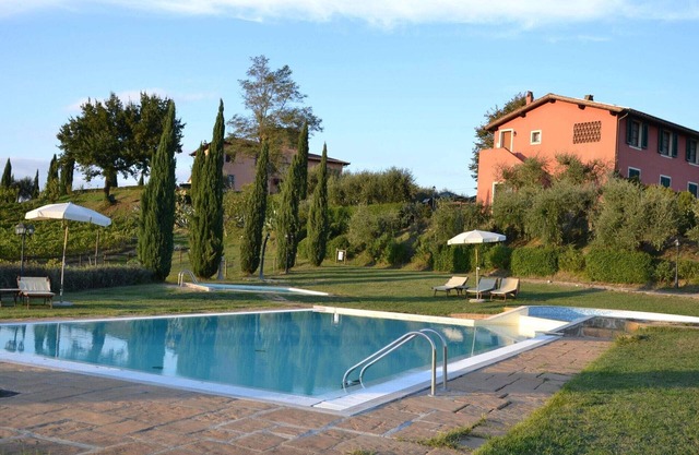 Ferienhaus mit Pool und Whirlpool
