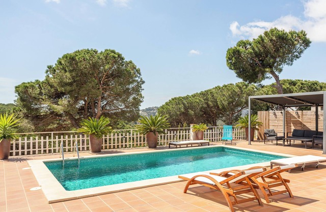 Ferienhaus mit privatem Pool, privater Terrasse und WLAN