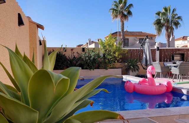 Holiday home with private heated pool on the Costa Blanca