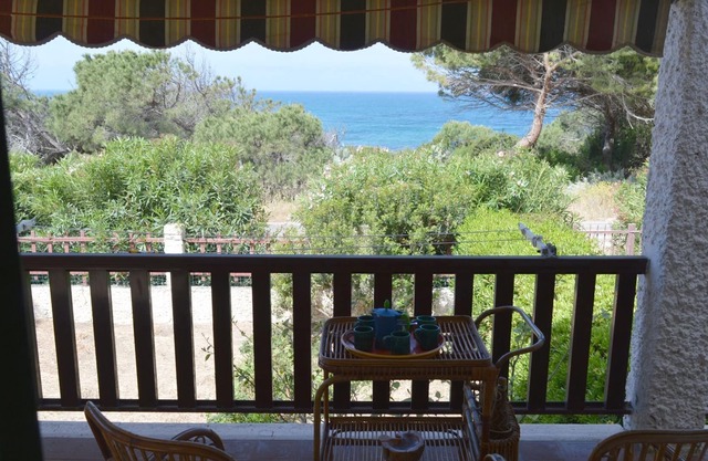 Holiday home with sea view on the beach of Is Arenas and Torre del Pozzo 300 meters from the sea sho