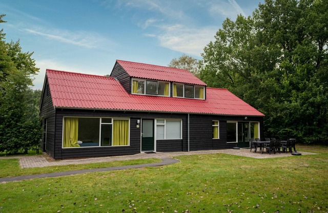 Komfortables Haus in einem waldreichen Ferienpark