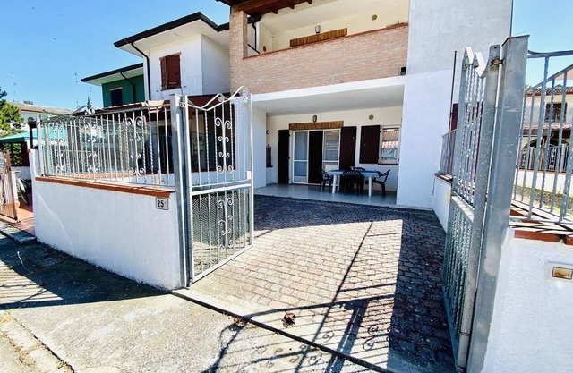 Ferienhaus Lido delle Nazioni für 1 - 6 Personen mit 2 Schlafzimmern - Reihenhaus