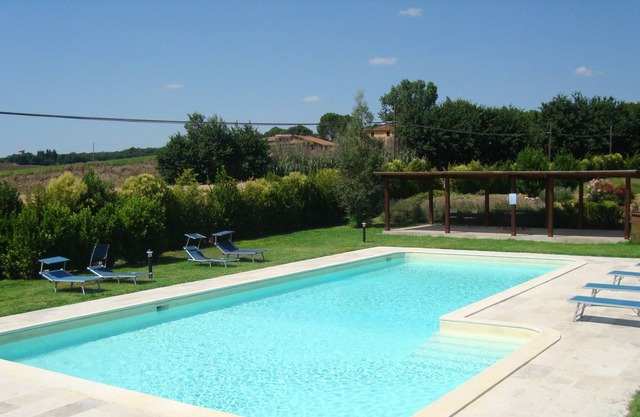 Landhaus mit Garten und Pool in der umbrischen Landschaft