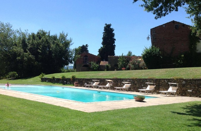 Holiday house Badia al Pino for 1 - 10 persons with 4 bedrooms - Holiday home