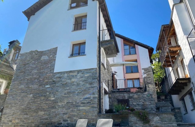 Ferienhaus Borgnone für 1 - 5 Personen mit 3 Schlafzimmern - alleinstehendes Ferienhaus