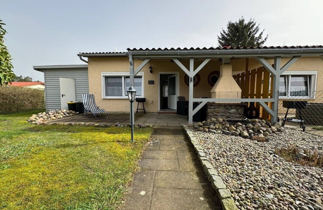 Ferienhaus Dargun für 1 - 3 Personen mit 1 Schlafzimmer - Doppelhaus