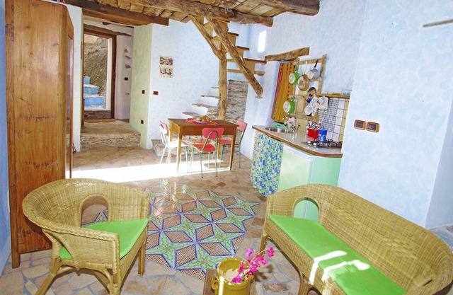 Ferienhaus in der charmanten Altstadt von Belmonte Calabro mit Meerblick