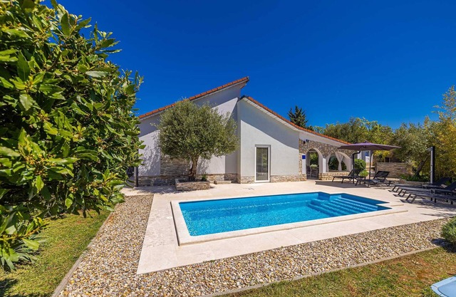 Ferienhaus KAI mit privatem Pool