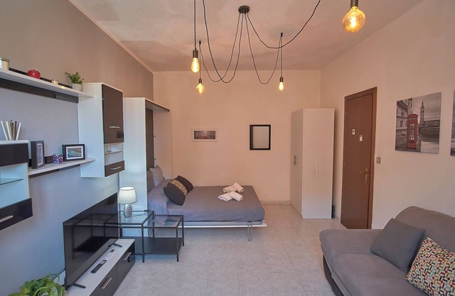 Holiday House - Studio Apartment, Sleeps 4