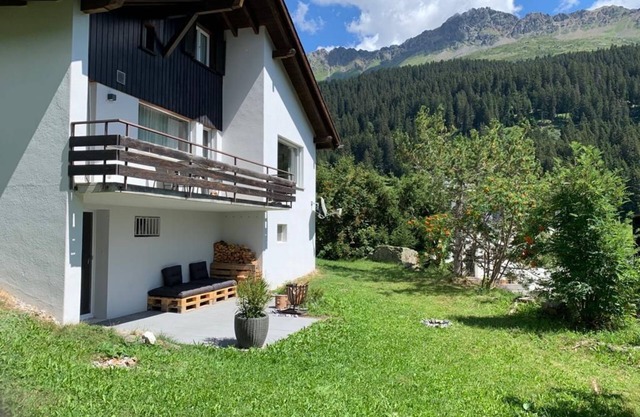Ferienhaus Valbella für 1 - 8 Personen mit 4 Schlafzimmern - alleinstehendes Ferienhaus
