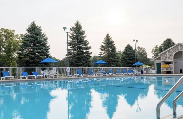 Holiday Inn Club Fox River Resort 2br ~ Friday check-in