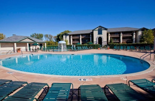 Holiday Inn Club Vacations at Lake Geneva Resort - Standard Room - Non-Smoking