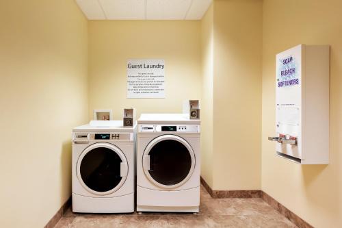 Holiday Inn Express and Suites Missoula by IHG