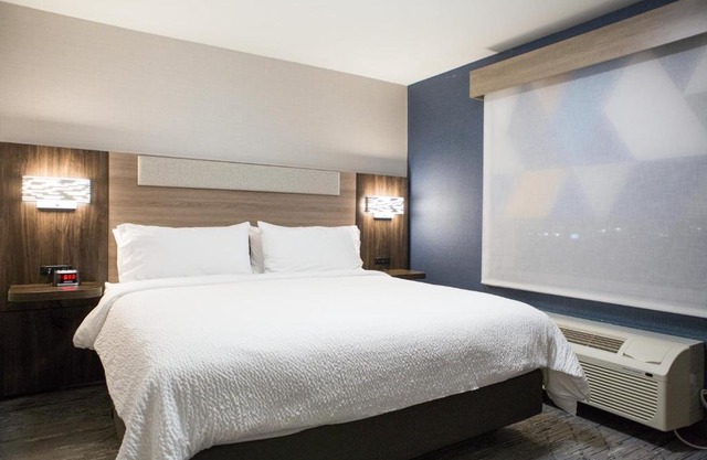Holiday Inn Express & Suites Prince Albert - South by IHG