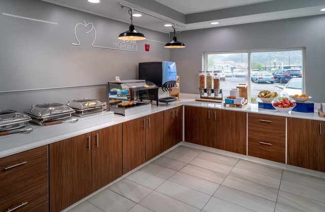 Holiday Inn Express Charleston-Kanawha City by IHG