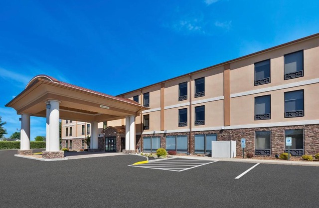 Holiday Inn Express Chillicothe East by IHG