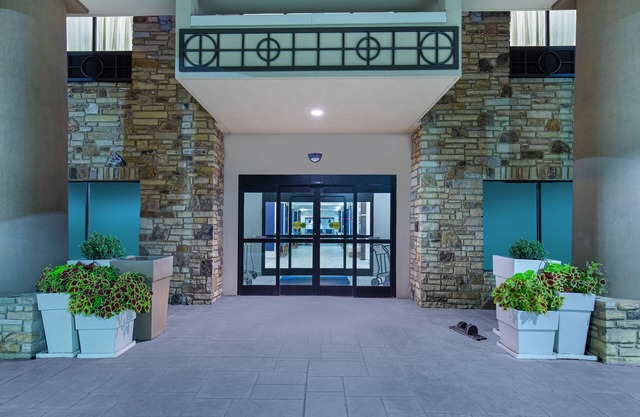 Holiday Inn Express Cleveland Northwest by IHG