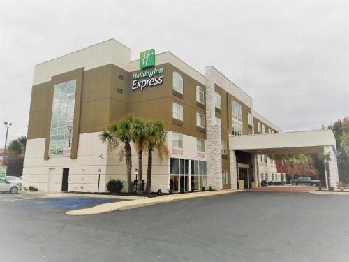 Holiday Inn Express Columbia NE - Fort Jackson by IHG