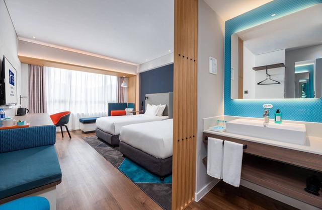 Holiday Inn Express Dongyang Hengdian by IHG