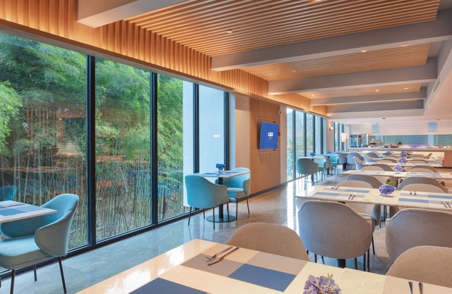 Holiday Inn Express E'Mei Qiliping by IHG