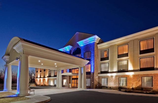 Holiday Inn Express Hotel & Suites Clifton Park by IHG