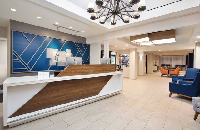 Holiday Inn Express Hotel & Suites Grand Rapids-North by IHG