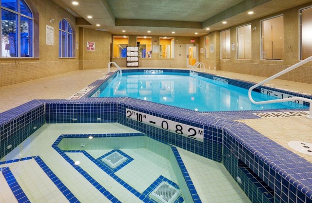 Holiday Inn Express Hotel & Suites Clarington - Bowmanville by IHG