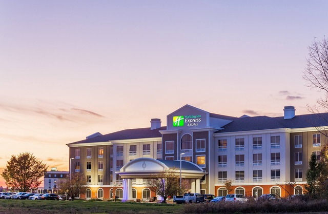 Holiday Inn Express Hotel & Suites Rockford-Loves Park by IHG