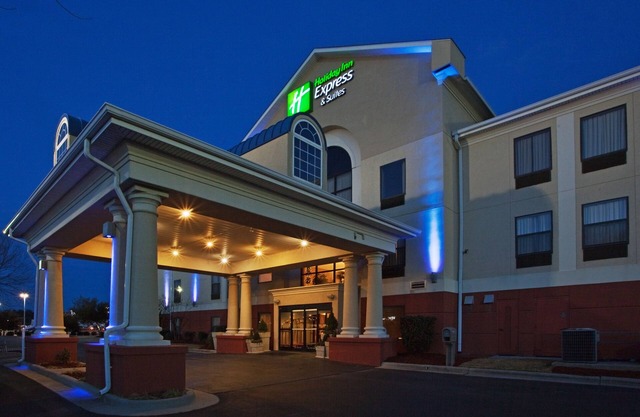 Holiday Inn Express Hotel & Suites Laurinburg by IHG