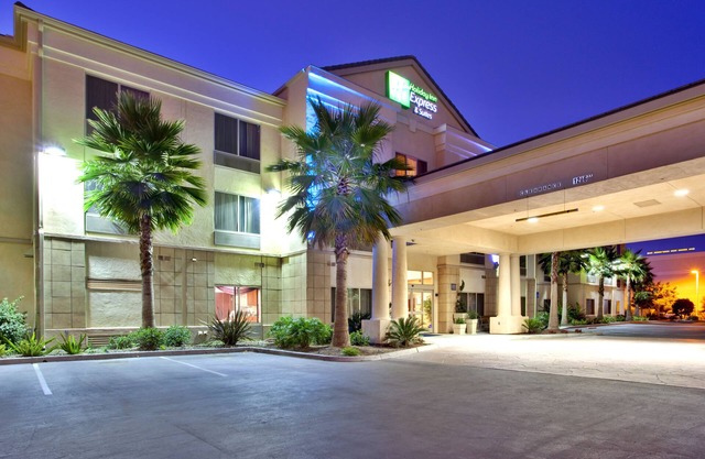 Holiday Inn Express Hotel & Suites San Diego Otay Mesa by IHG