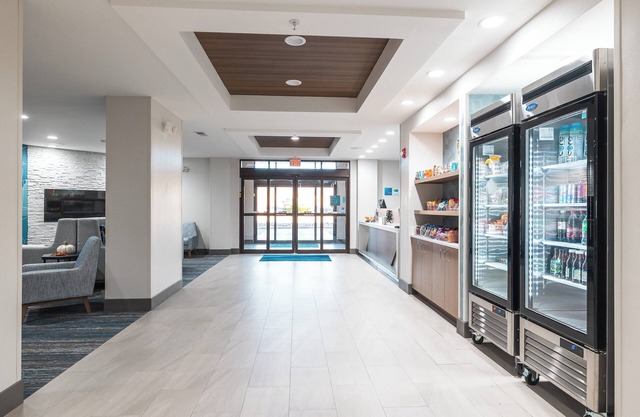 Holiday Inn Express Hotel & Suites St. Robert by IHG