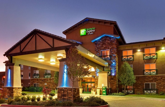 Holiday Inn Express Hotel & Suites Tehachapi by IHG