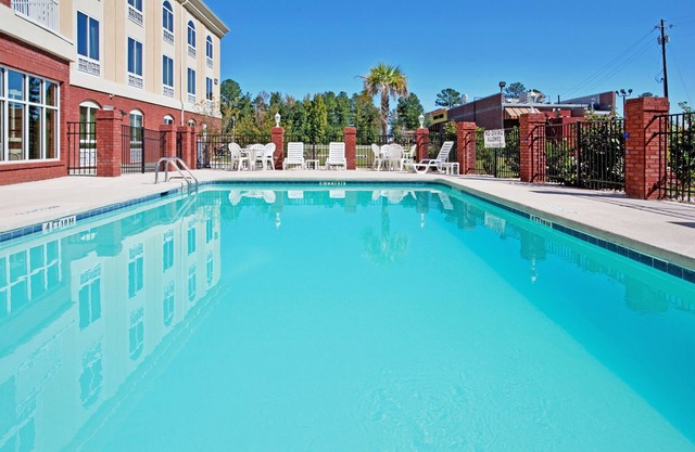 Holiday Inn Express Hotel & Suites Camden-I20 (Hwy 521) by IHG