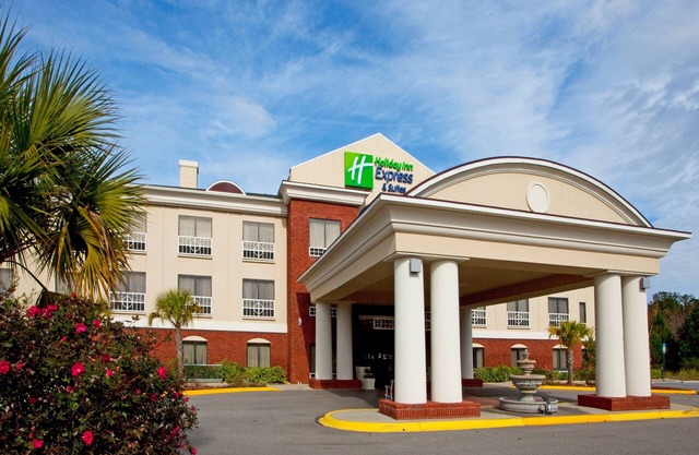 Holiday Inn Express Hotel & Suites Quincy I-10 by IHG