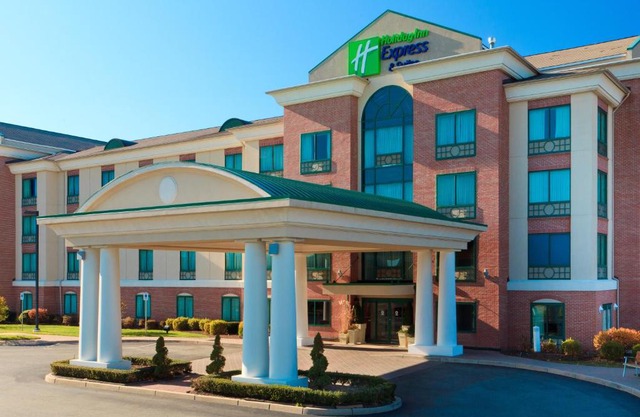 Holiday Inn Express Hotel & Suites Warwick-Providence Airport by IHG