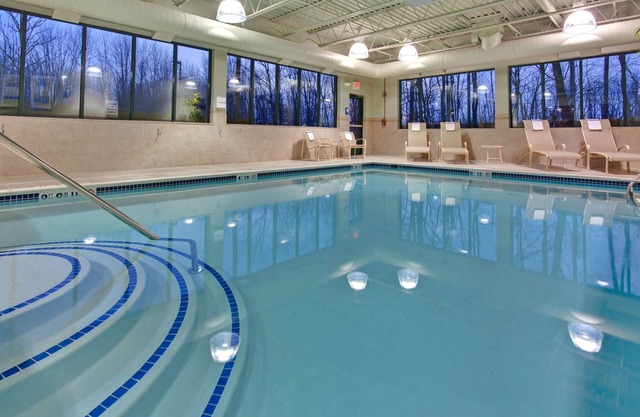 Holiday Inn Express Hotel & Suites Detroit-Novi by IHG