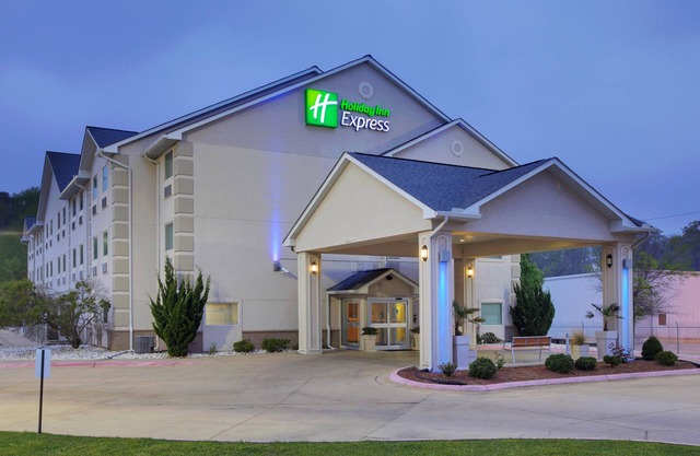 Holiday Inn Express Hotel & Suites by IHG
