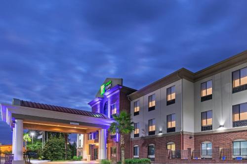 Holiday Inn Express Hotel & Suites Picayune by IHG